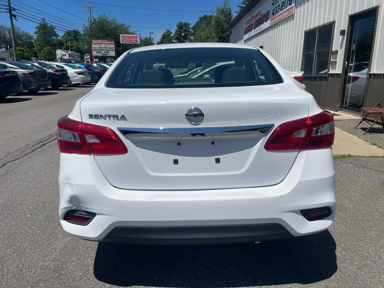 Nissan Sentra 4dr Sdn I4 CVT SR 2016