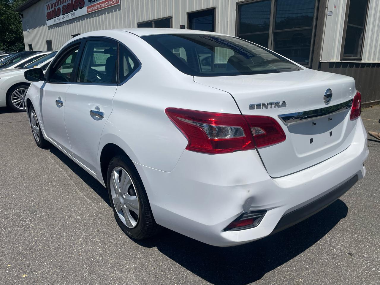 Nissan Sentra 4dr Sdn I4 CVT SR 2016