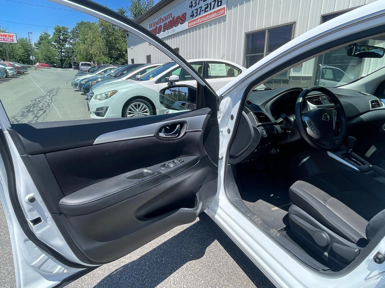 Nissan Sentra 4dr Sdn I4 CVT SR 2016