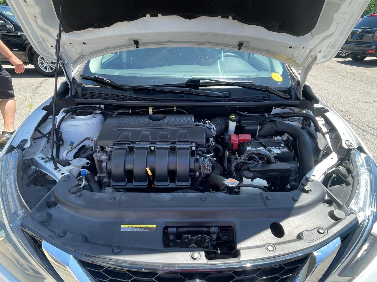 Nissan Sentra 4dr Sdn I4 CVT SR 2016