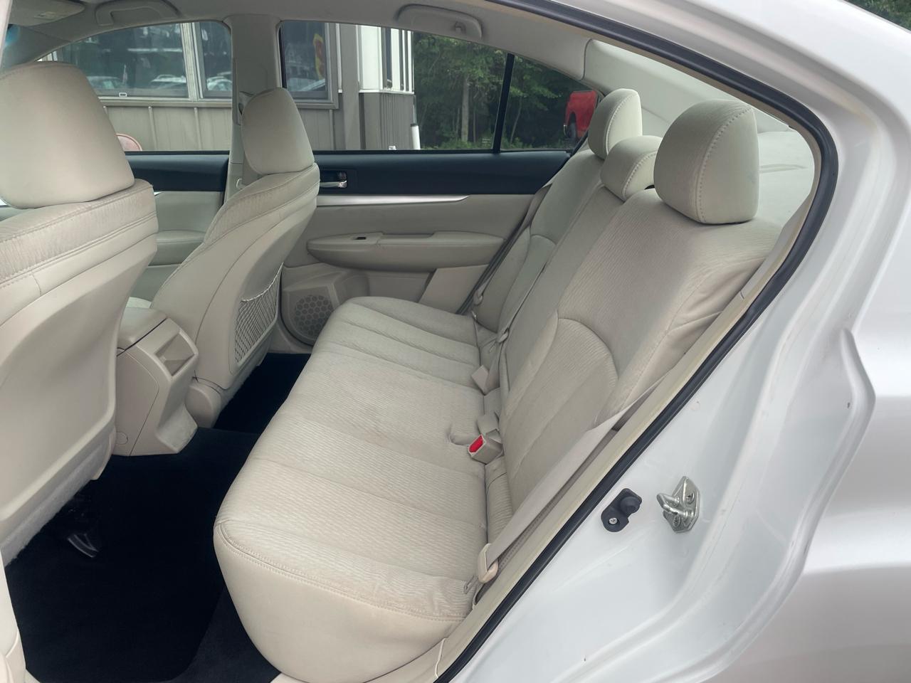 Subaru Legacy 4dr Sdn H4 Auto 2.5i 2011
