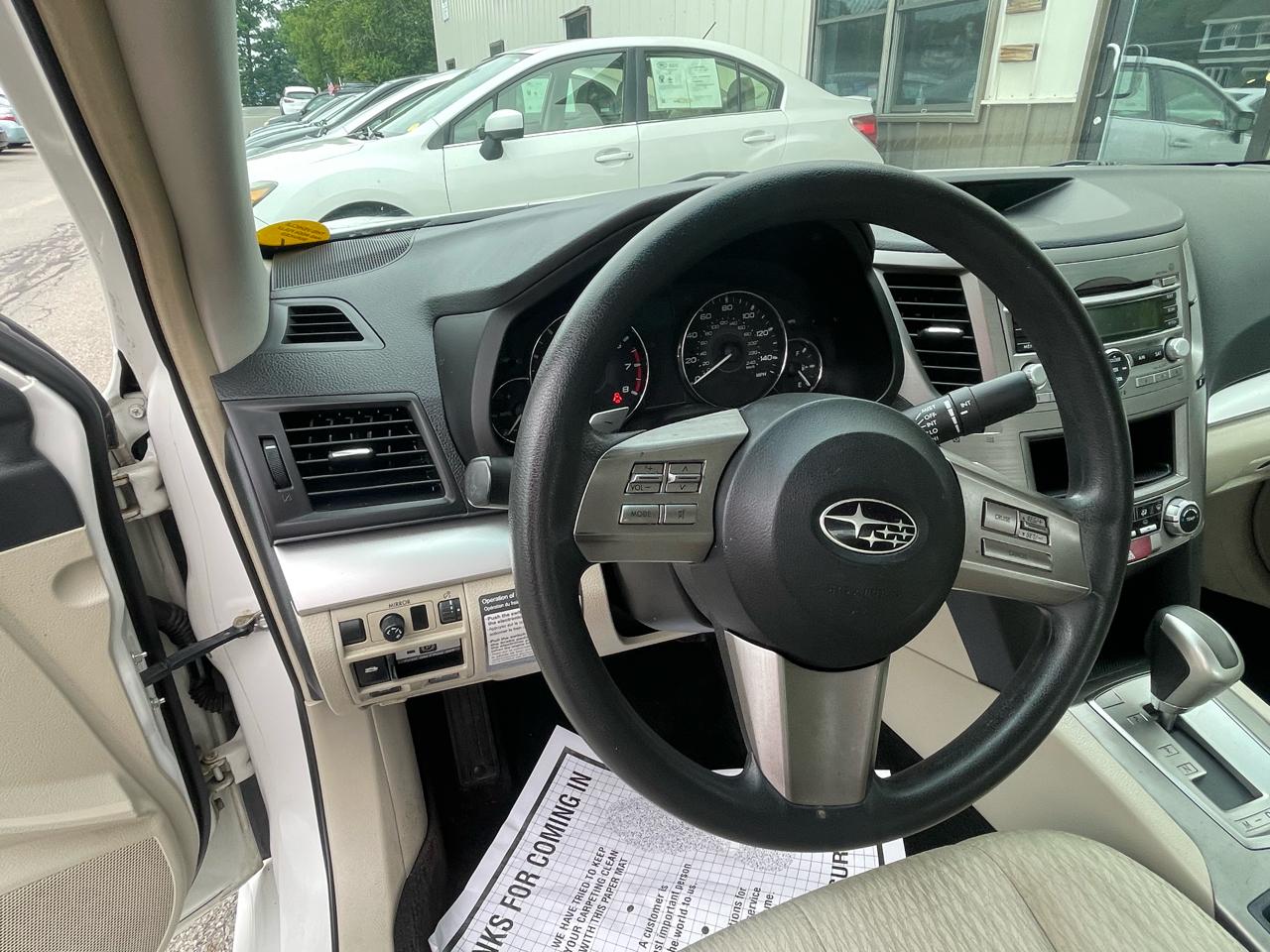 Subaru Legacy 4dr Sdn H4 Auto 2.5i 2011