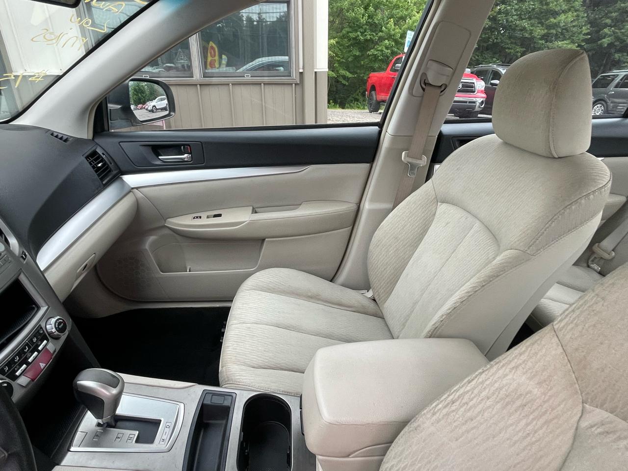 Subaru Legacy 4dr Sdn H4 Auto 2.5i 2011