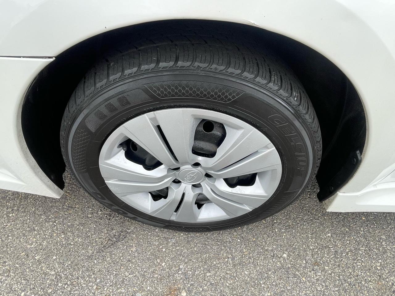 Subaru Legacy 4dr Sdn H4 Auto 2.5i 2011