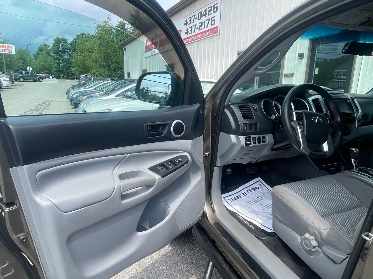 Toyota Tacoma 4WD Double Cab LB V6 AT (Natl) 2014
