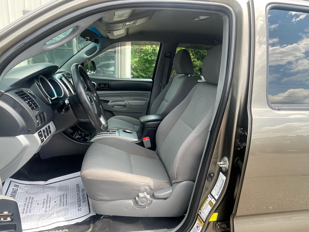 Toyota Tacoma 4WD Double Cab LB V6 AT (Natl) 2014