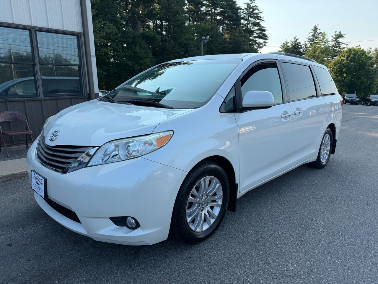 2015 Toyota Sienna 5dr 8-Pass Van XLE FWD (Natl)