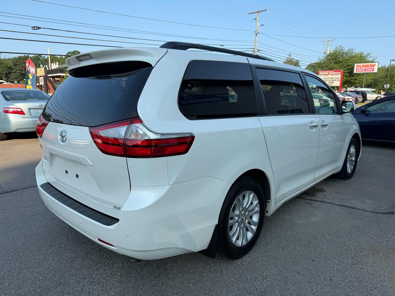 Toyota Sienna 5dr 8-Pass Van XLE FWD (Natl) 2015