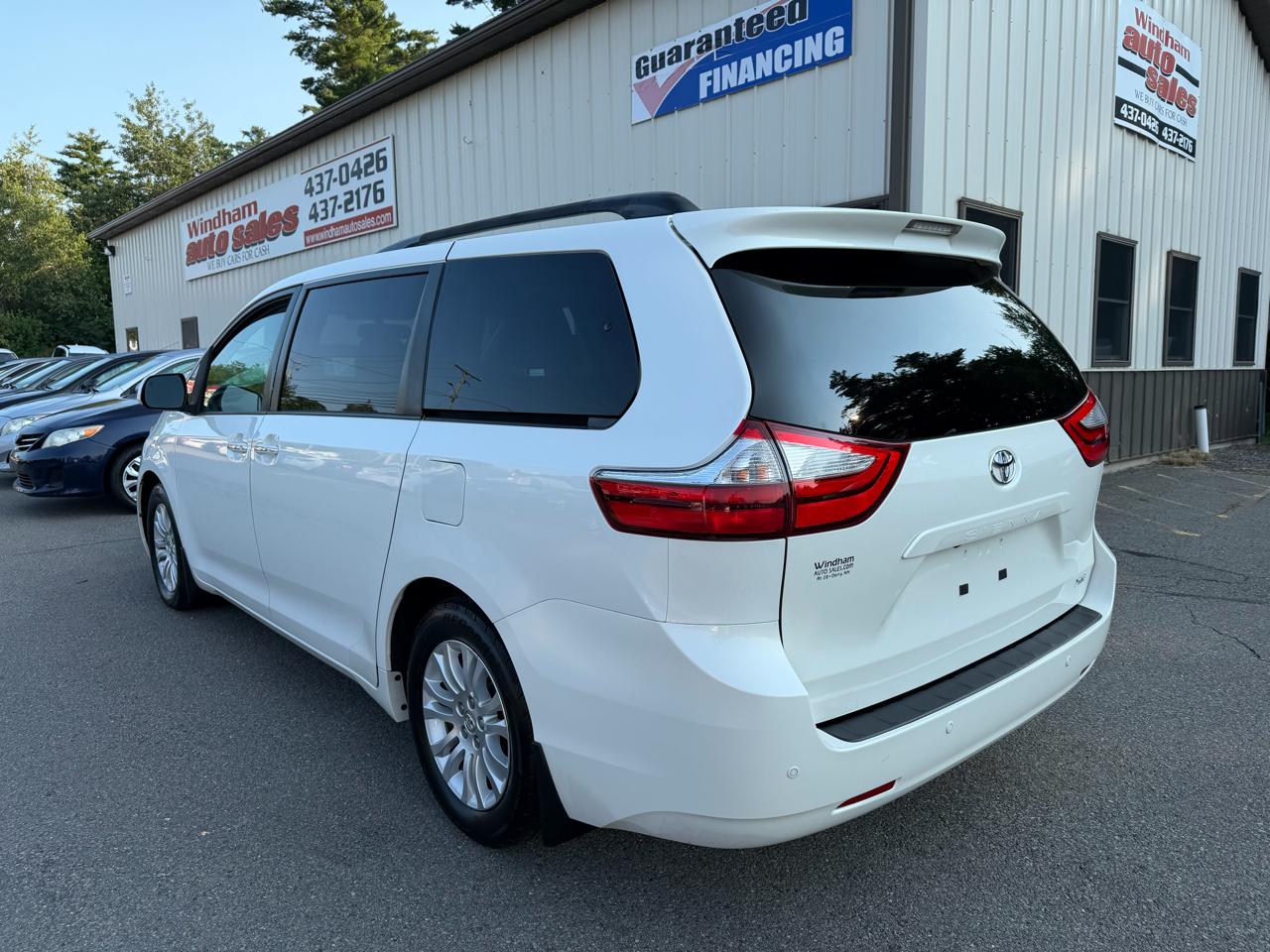 Toyota Sienna 5dr 8-Pass Van XLE FWD (Natl) 2015