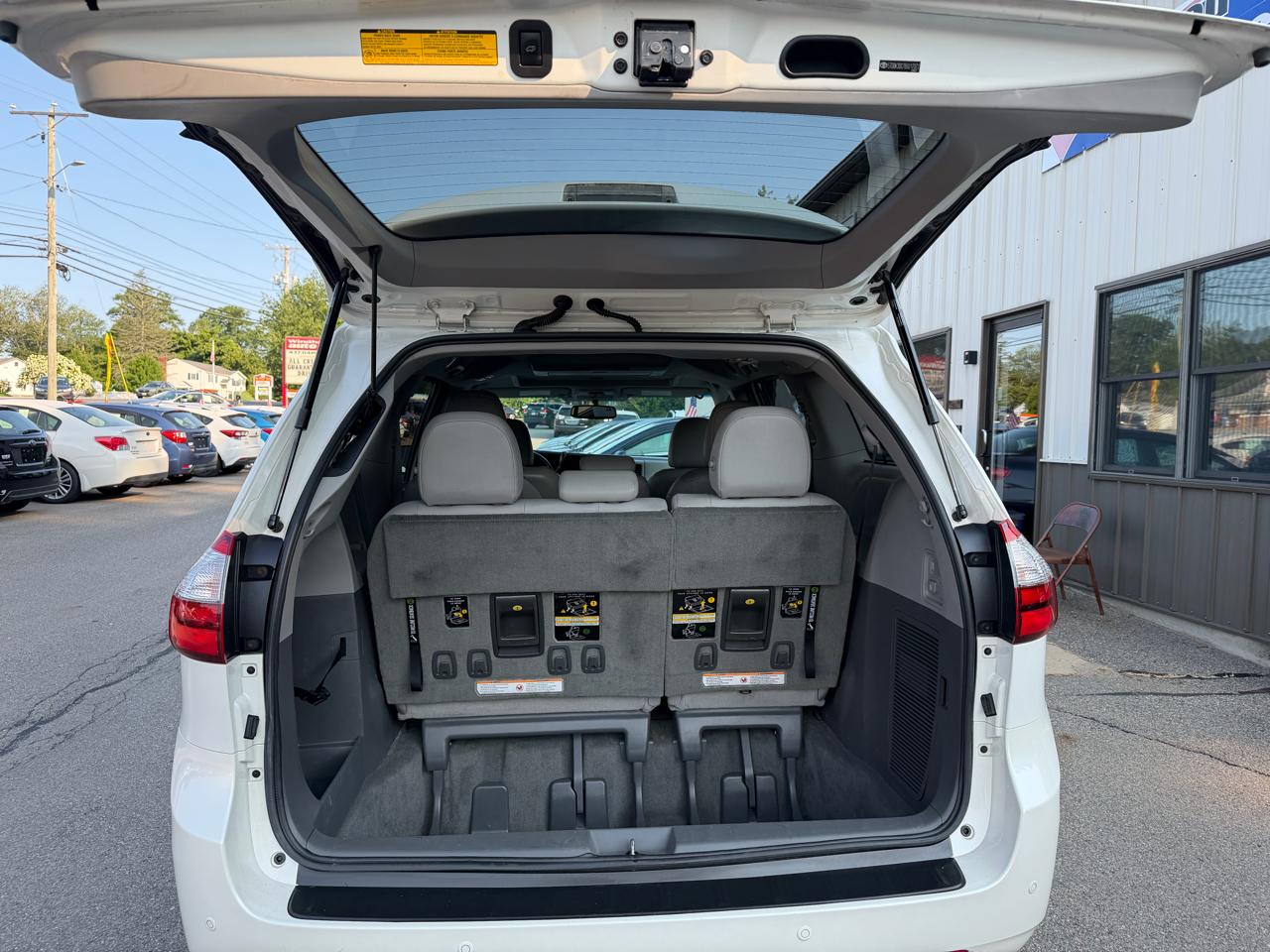 Toyota Sienna 5dr 8-Pass Van XLE FWD (Natl) 2015