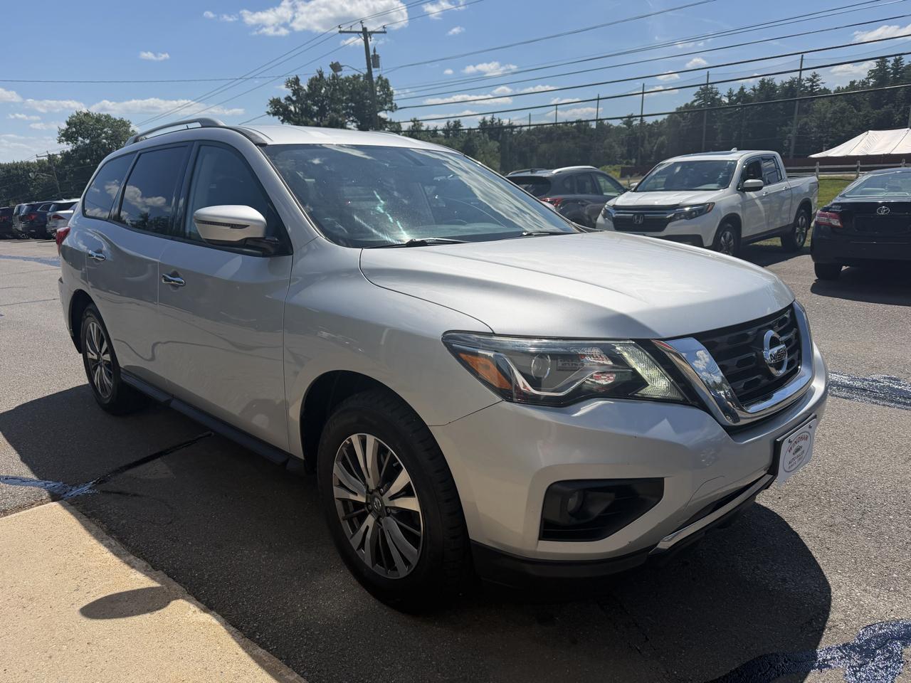 Nissan Pathfinder 4x4 SV 2018