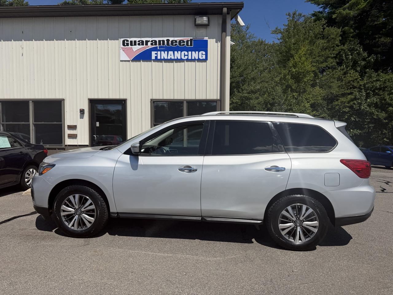 Nissan Pathfinder 4x4 SV 2018