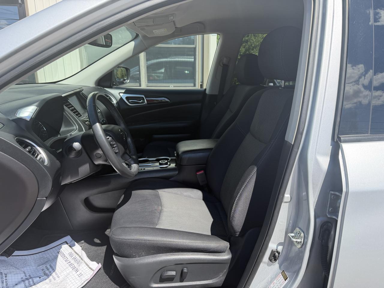 Nissan Pathfinder 4x4 SV 2018
