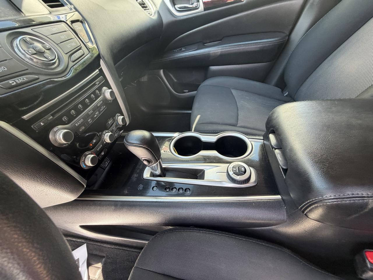 Nissan Pathfinder 4x4 SV 2018