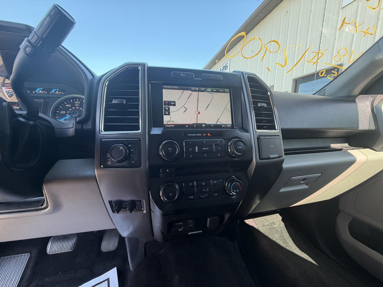 Ford F-150 4WD SuperCrew 145" XLT 2015