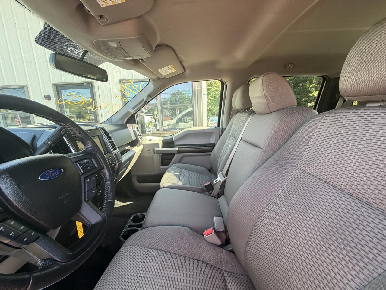 Ford F-150 4WD SuperCrew 145" XLT 2015