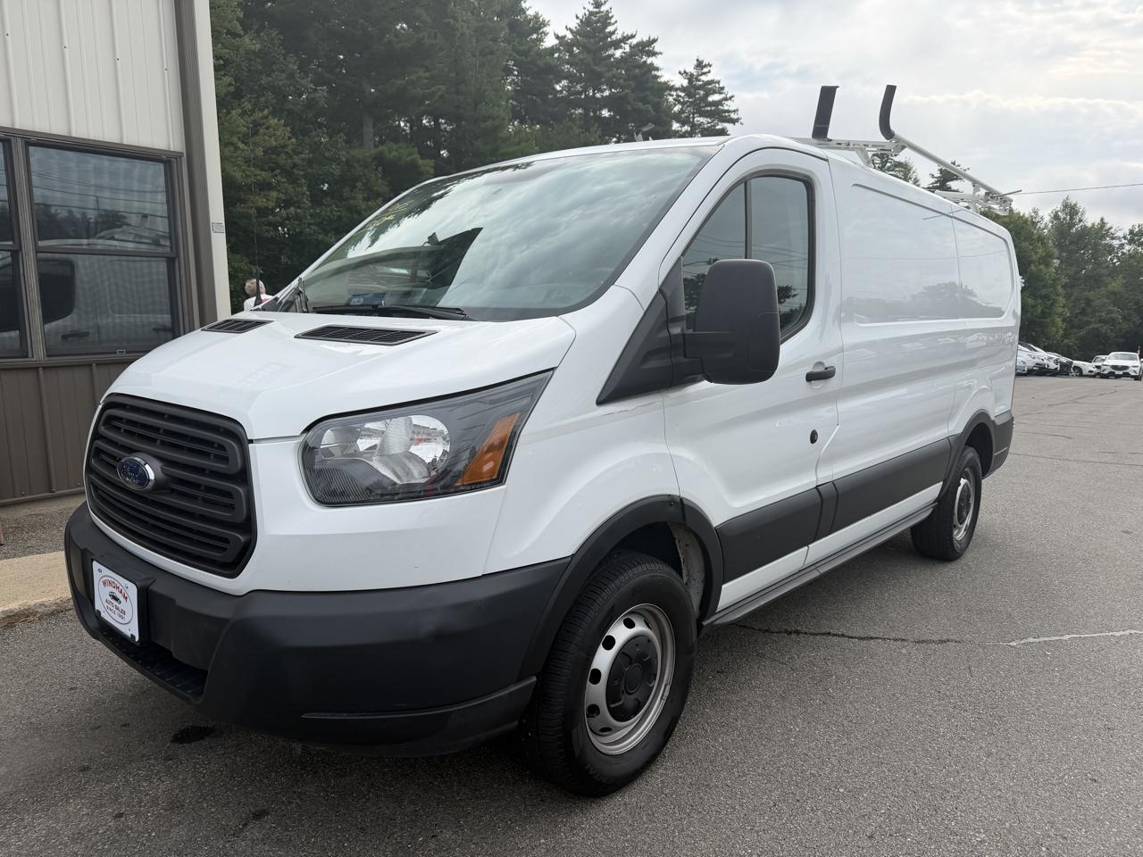 Ford Transit Cargo Van T-250 130" Low Rf 9000 GVWR Swing-Out RH Dr 2015