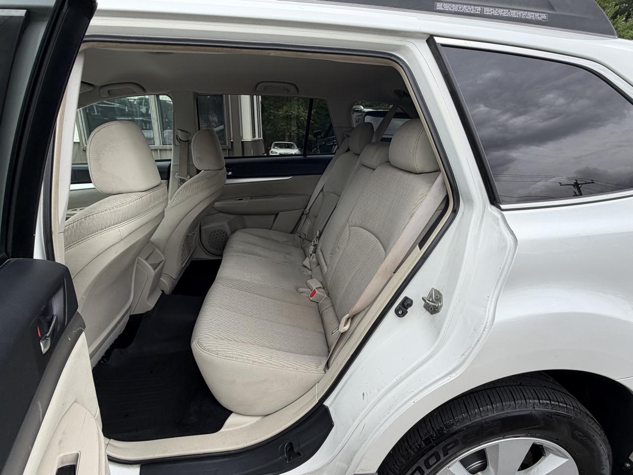 Subaru Outback 4dr Wgn H4 Auto 2.5i Premium All-Weather 2010