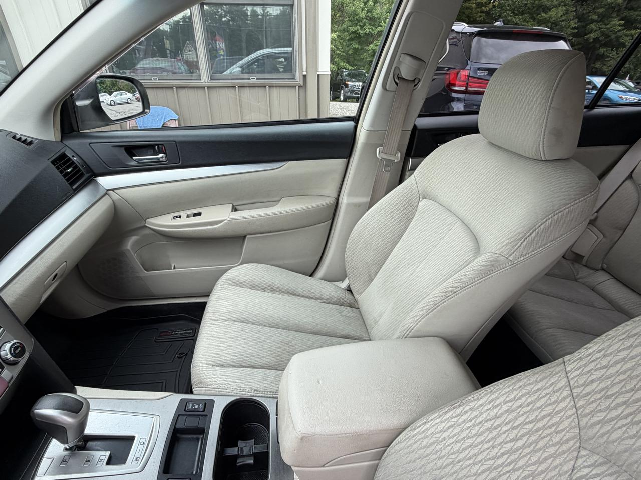 Subaru Outback 4dr Wgn H4 Auto 2.5i Premium All-Weather 2010