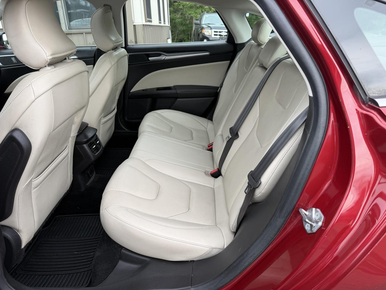Ford Fusion 4dr Sdn Titanium FWD 2015