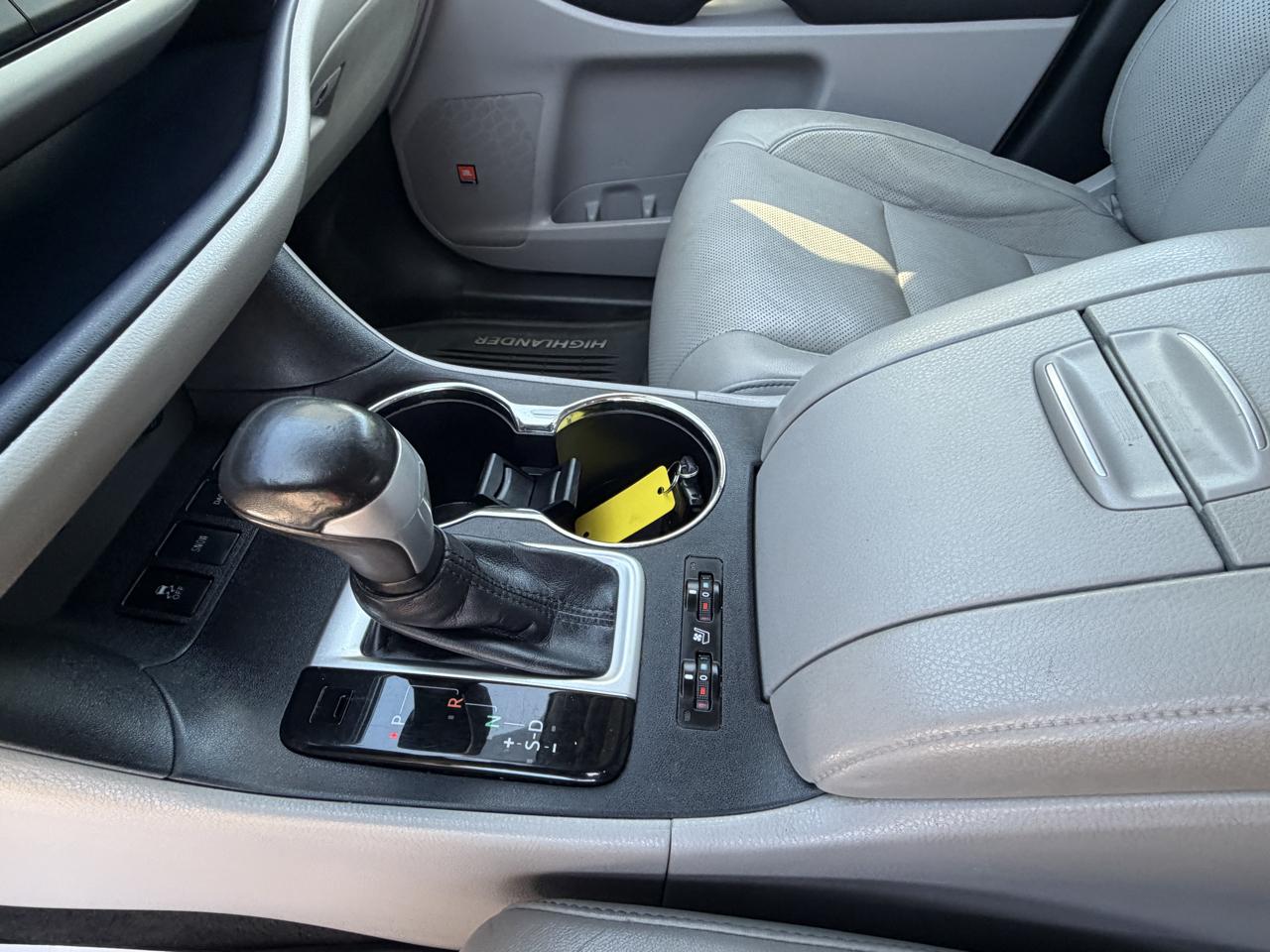 Toyota Highlander AWD 4dr V6 Limited (Natl) 2014