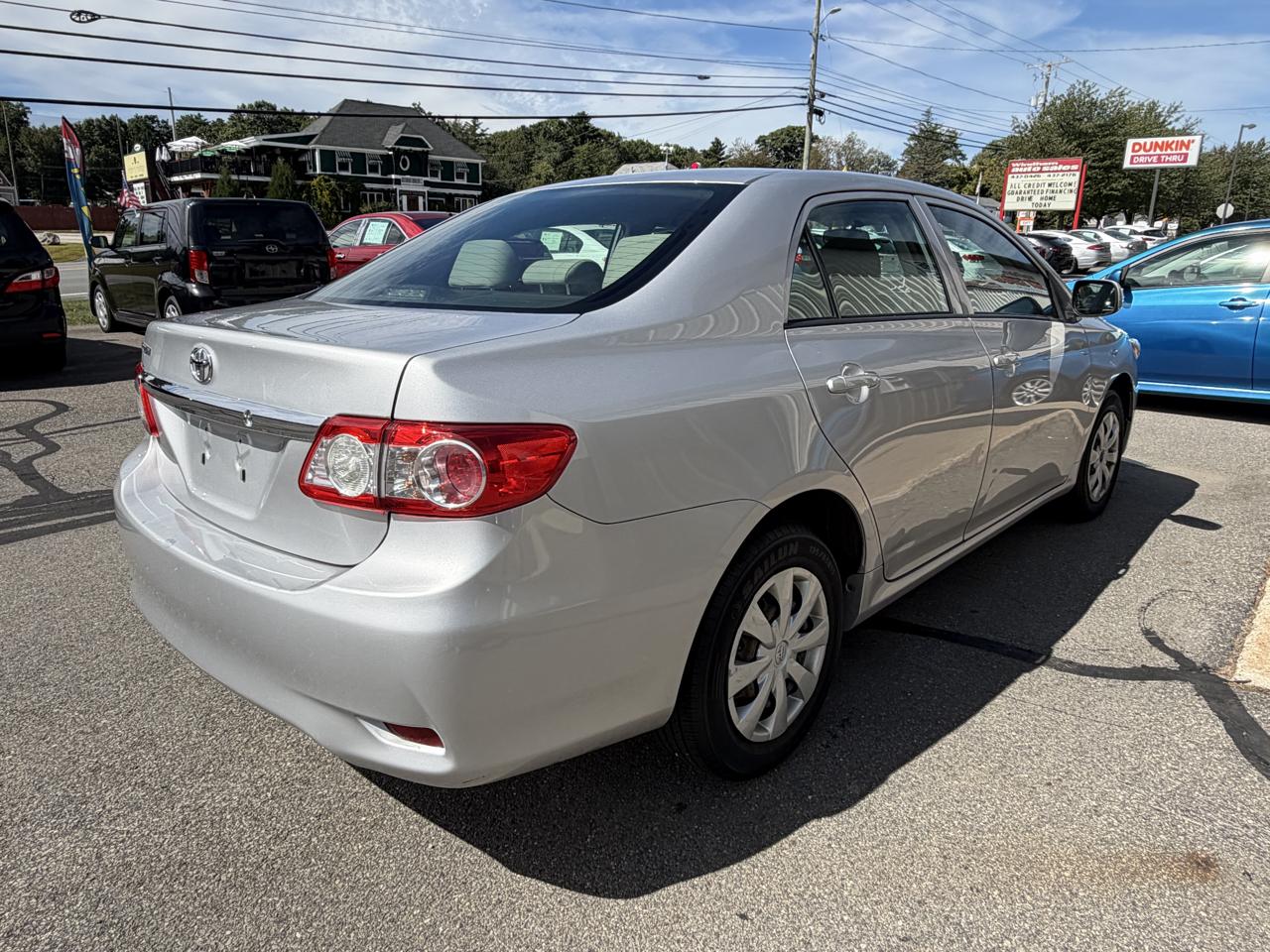 Toyota Corolla 4dr Sdn Man L (Natl) 2012