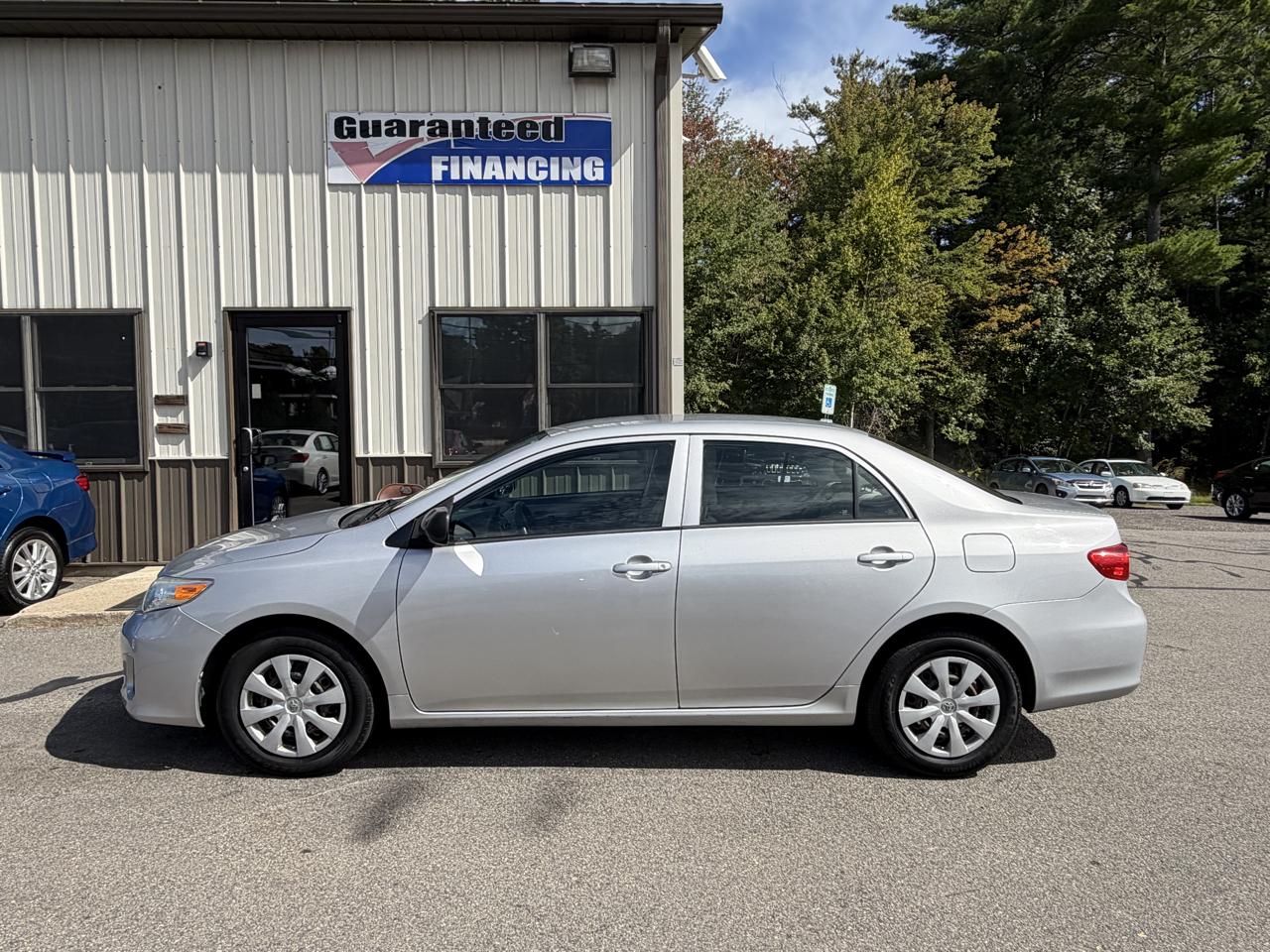 Toyota Corolla 4dr Sdn Man L (Natl) 2012