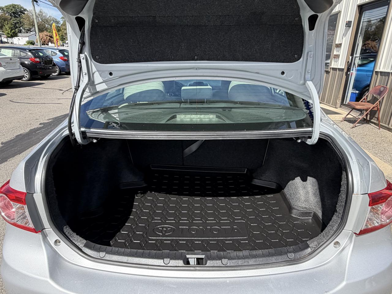 Toyota Corolla 4dr Sdn Man L (Natl) 2012