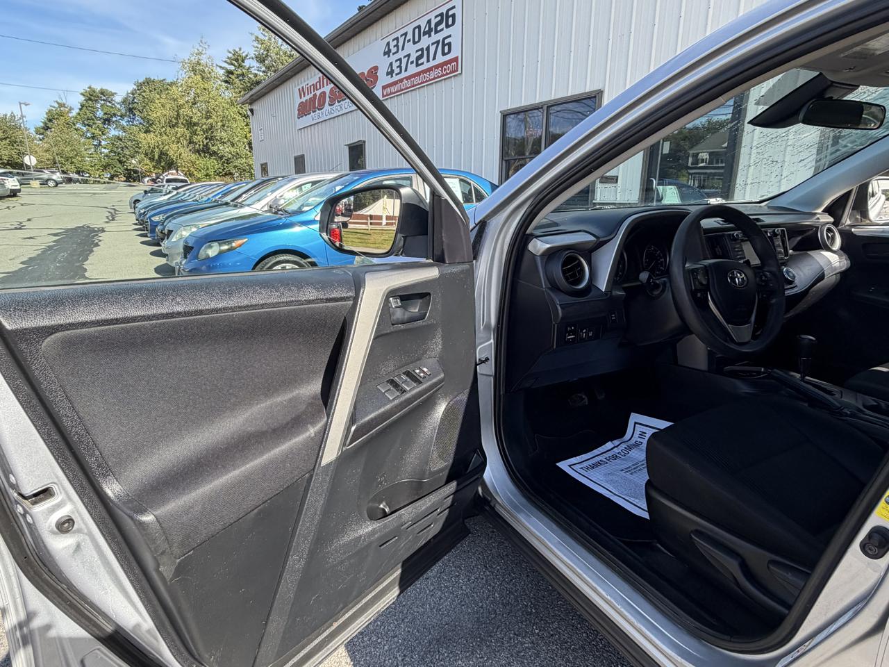 Toyota RAV4 LE AWD (Natl) 2017