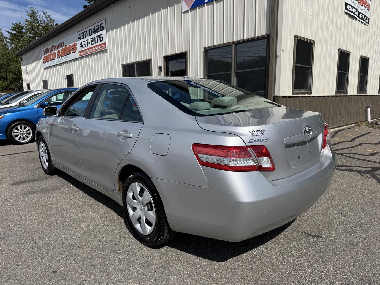 Toyota Camry Base 4D Sedan 2010