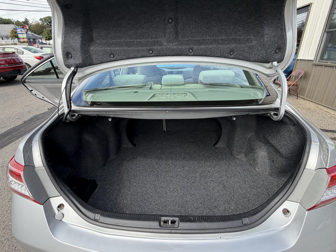 Toyota Camry Base 4D Sedan 2010
