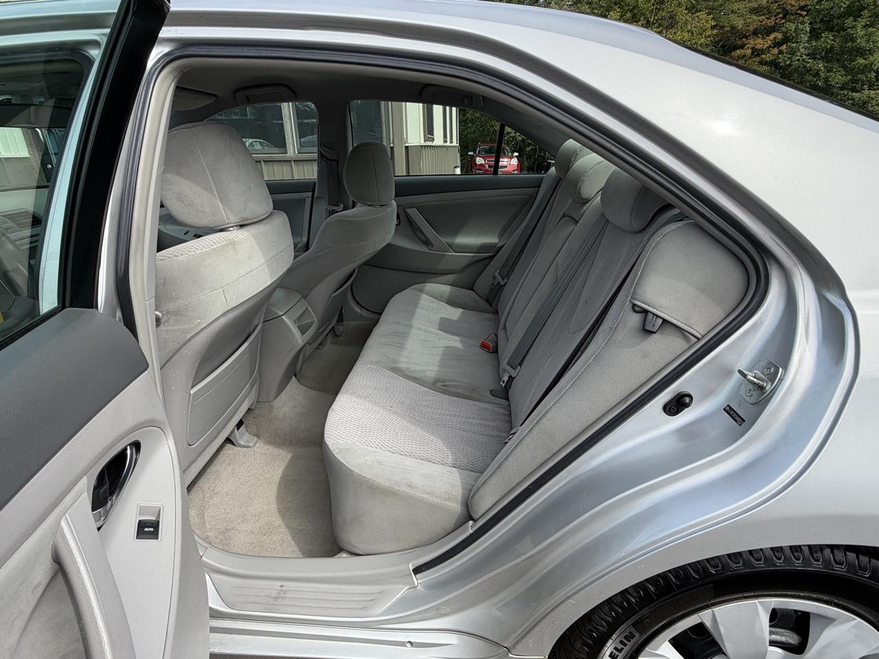 Toyota Camry Base 4D Sedan 2010
