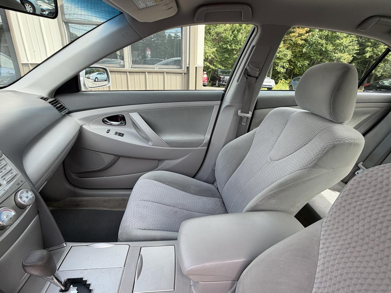 Toyota Camry Base 4D Sedan 2010