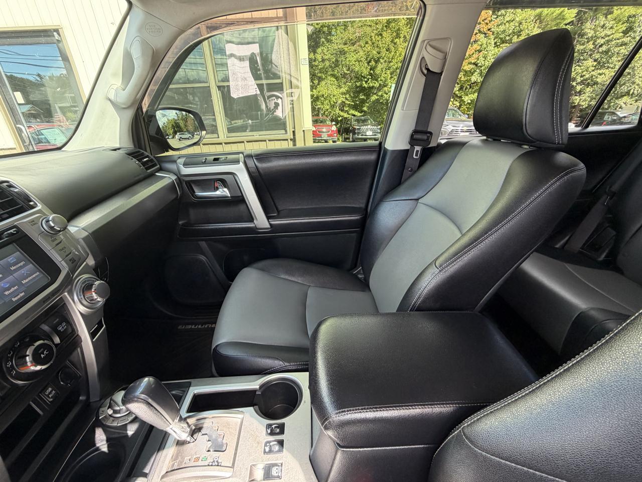 Toyota 4Runner 4WD 4dr V6 Limited (Natl) 2016