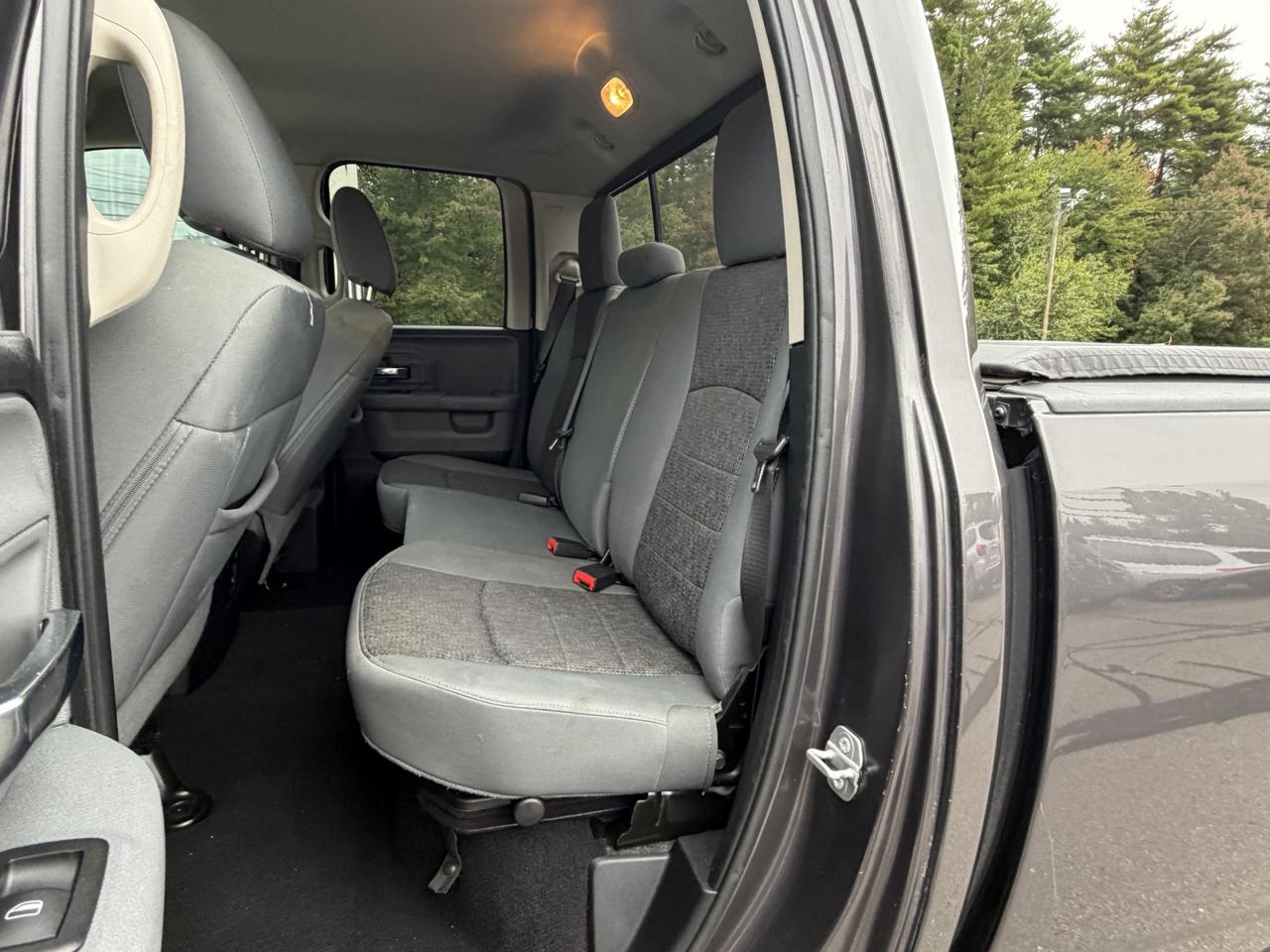RAM 1500 4WD Quad Cab 140.5" Big Horn 2015