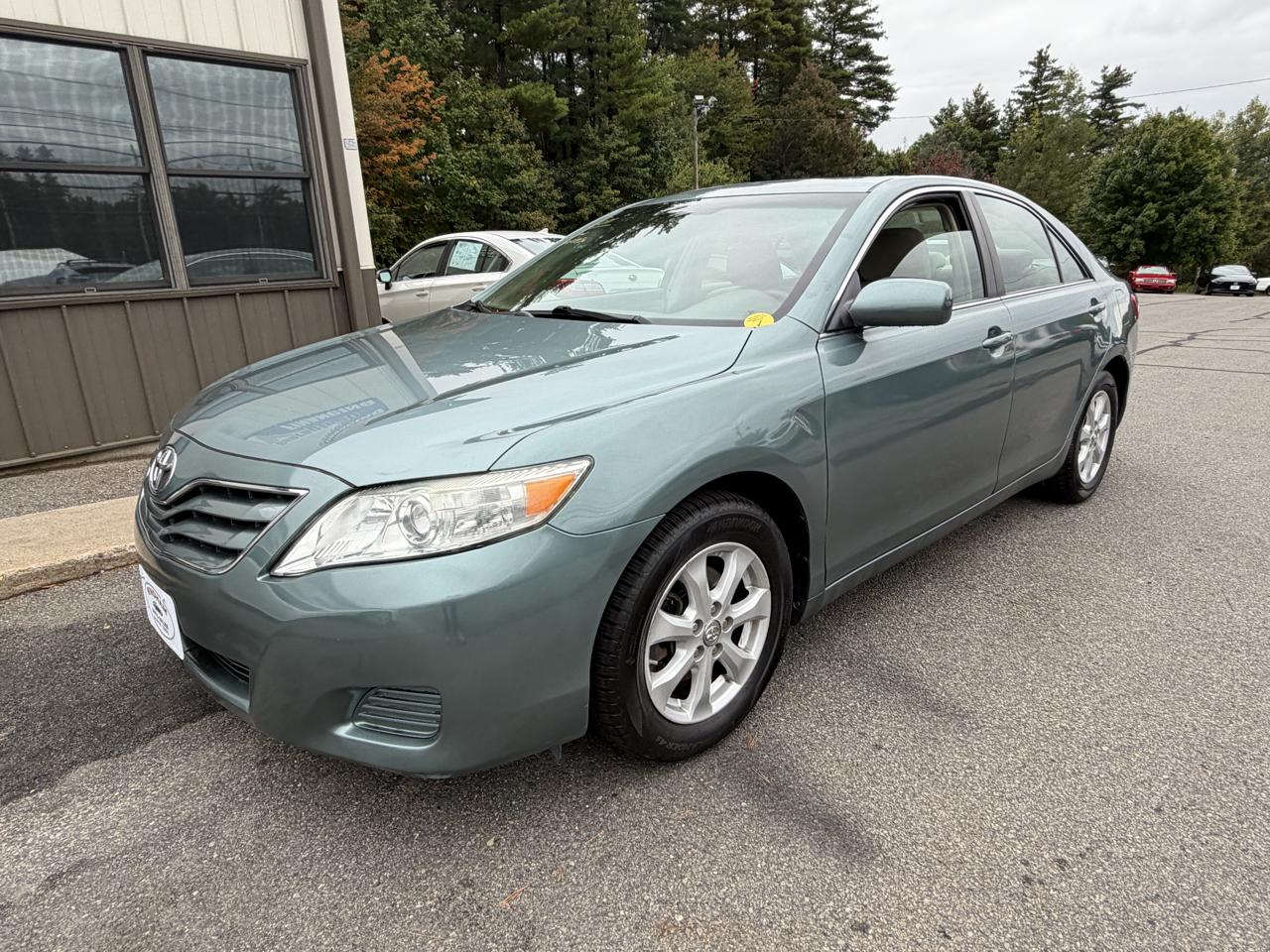 2011 Toyota Camry 4dr Sedan LE