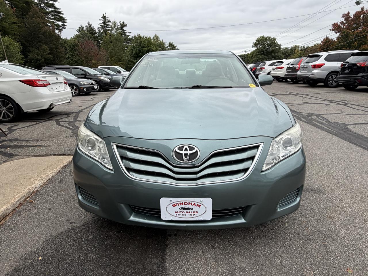 Toyota Camry 4dr Sedan LE 2011