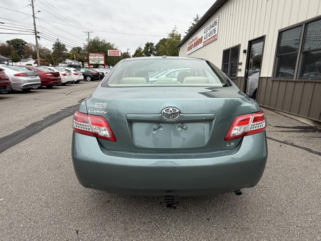 Toyota Camry 4dr Sedan LE 2011