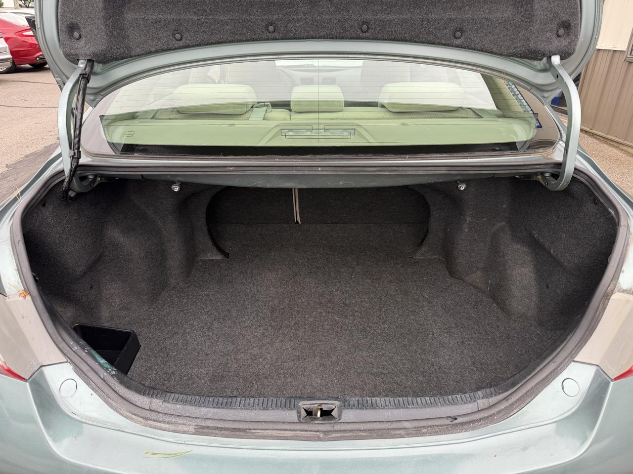 Toyota Camry 4dr Sedan LE 2011