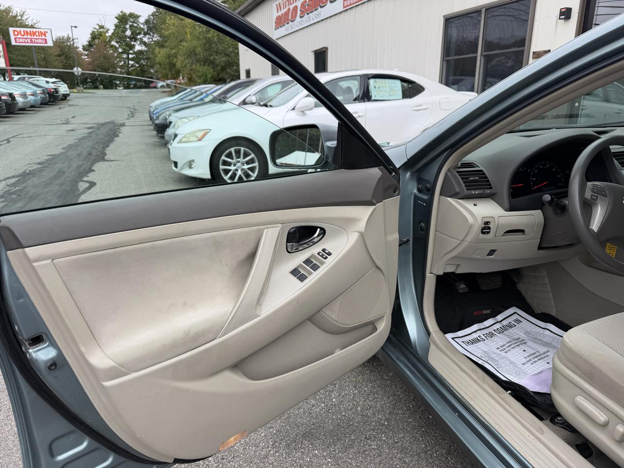 Toyota Camry 4dr Sedan LE 2011