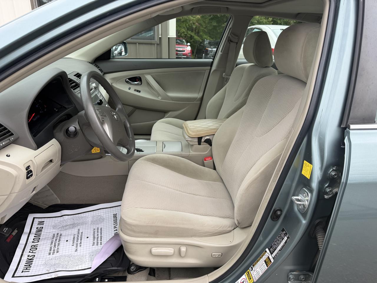 Toyota Camry 4dr Sedan LE 2011