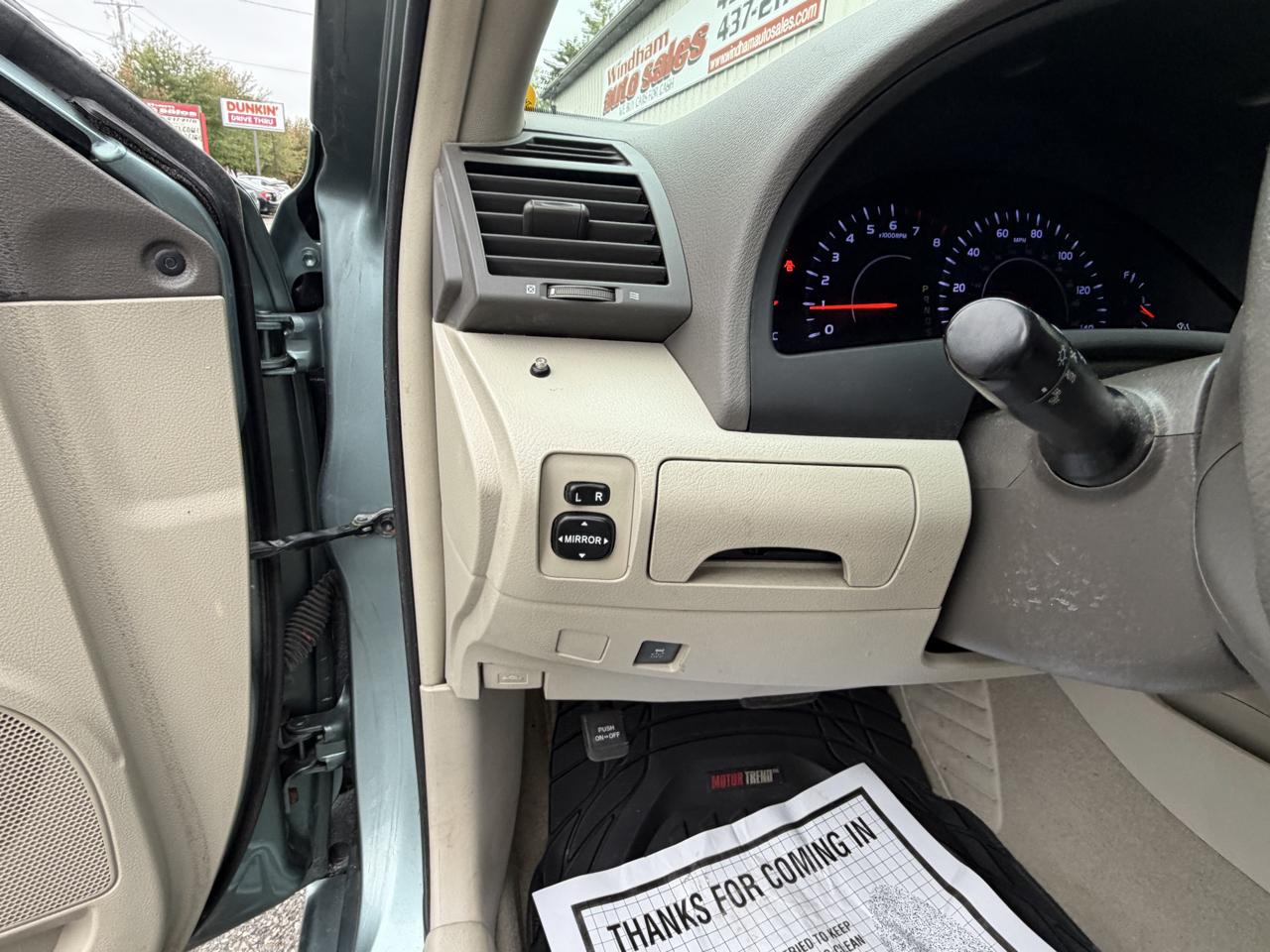 Toyota Camry 4dr Sedan LE 2011