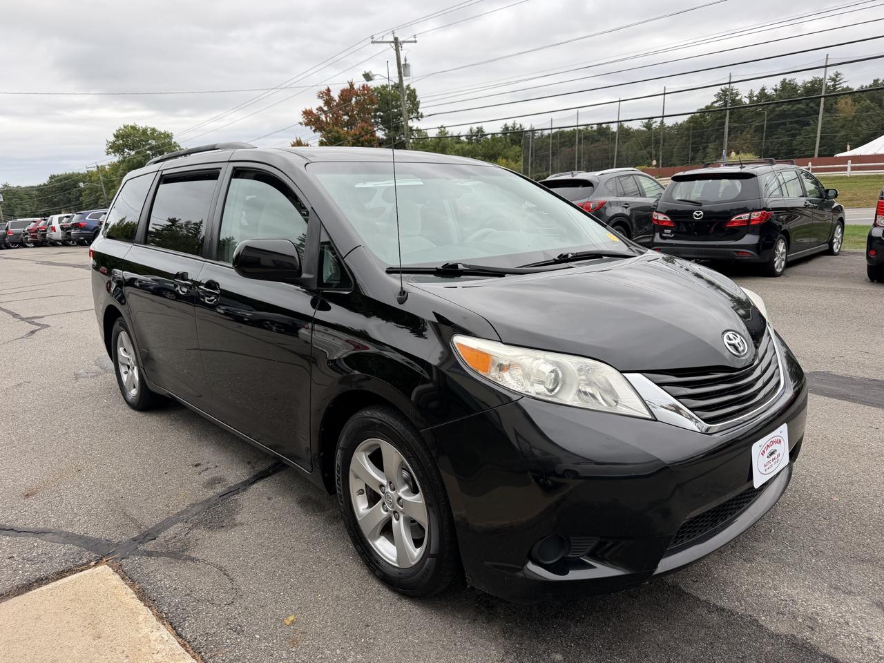 Toyota Sienna 5dr 7-Pass Van V6 LE AWD (Natl) 2014