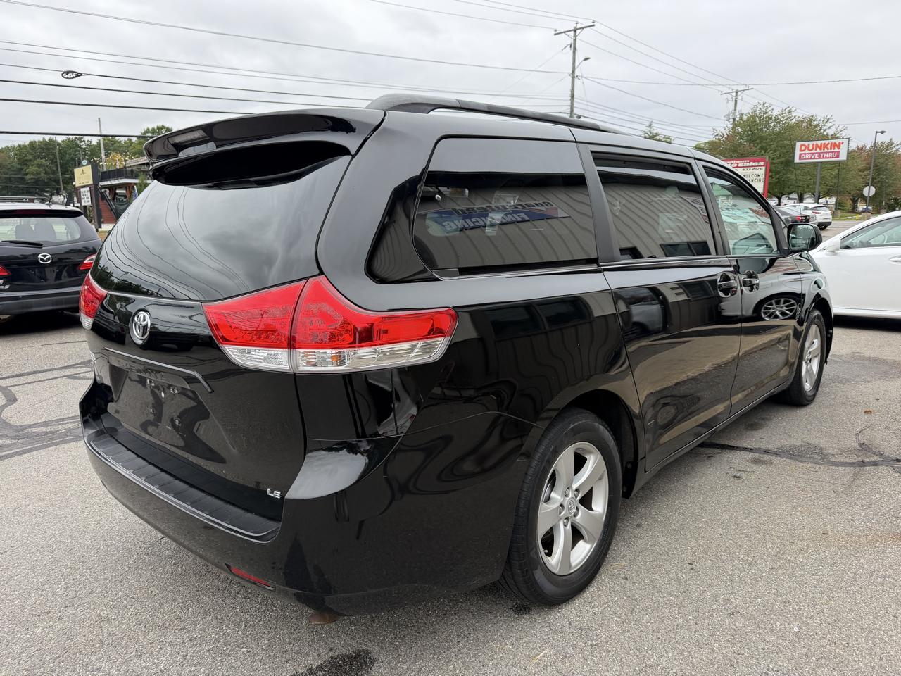 Toyota Sienna 5dr 7-Pass Van V6 LE AWD (Natl) 2014