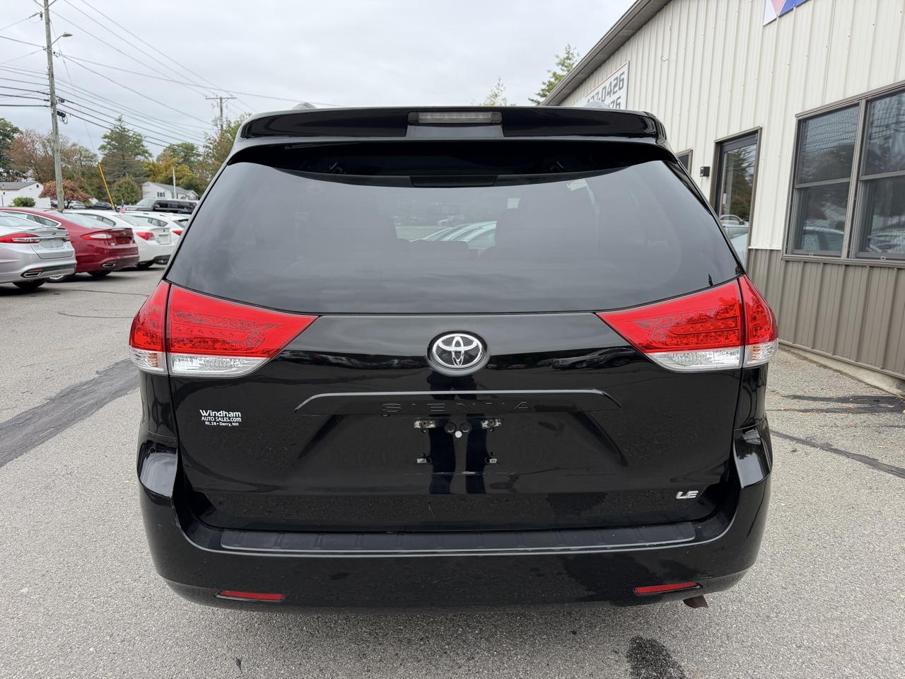 Toyota Sienna 5dr 7-Pass Van V6 LE AWD (Natl) 2014