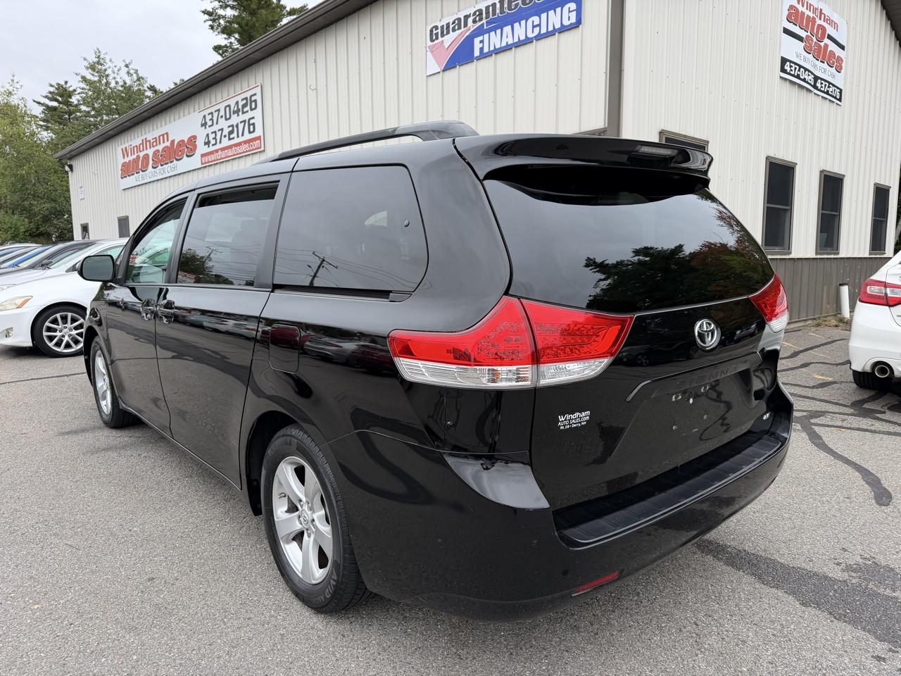 Toyota Sienna 5dr 7-Pass Van V6 LE AWD (Natl) 2014