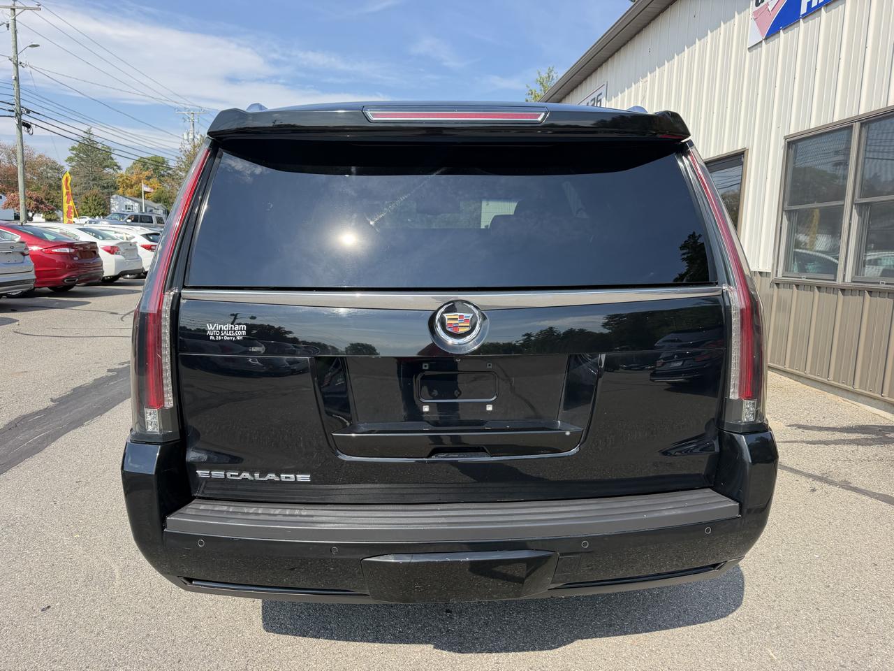 Cadillac Escalade 4WD 4dr Luxury 2015