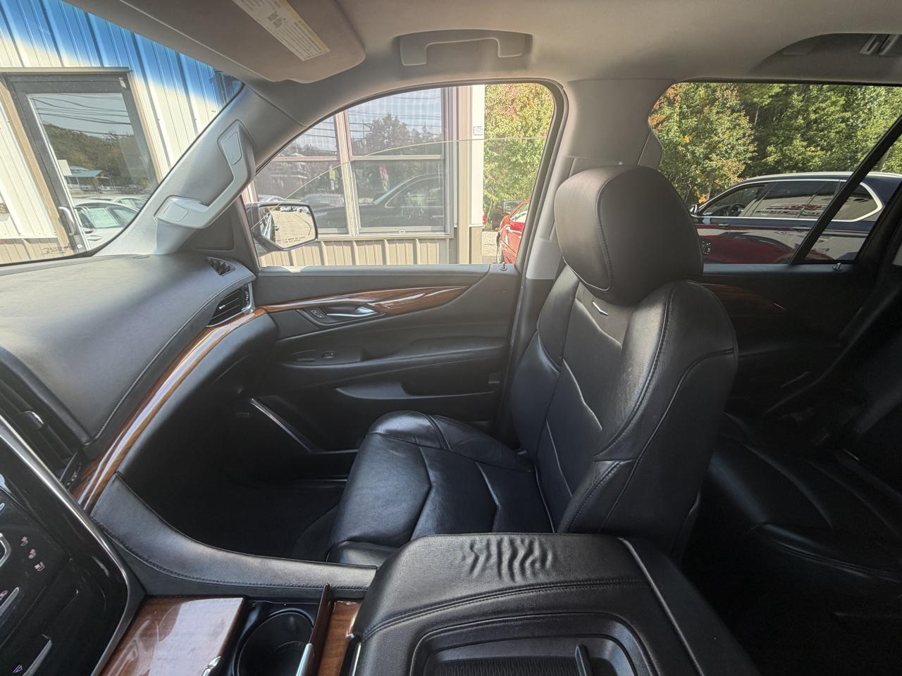 Cadillac Escalade 4WD 4dr Luxury 2015