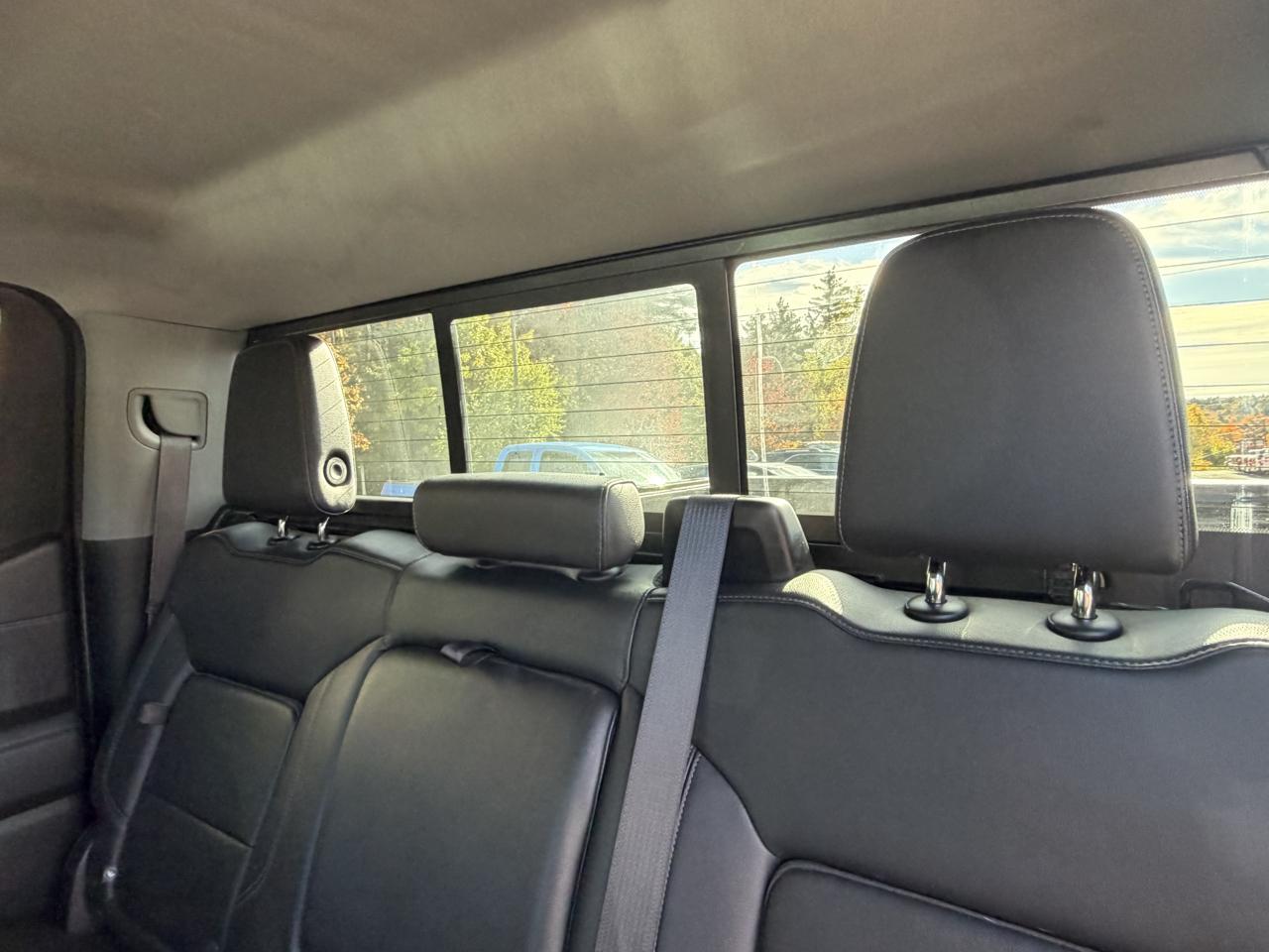 Chevrolet Silverado 1500 4WD Crew Cab 147" RST 2020