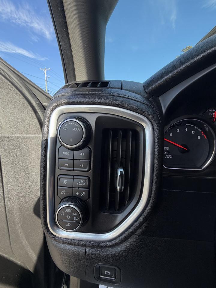 Chevrolet Silverado 1500 4WD Crew Cab 147" RST 2020